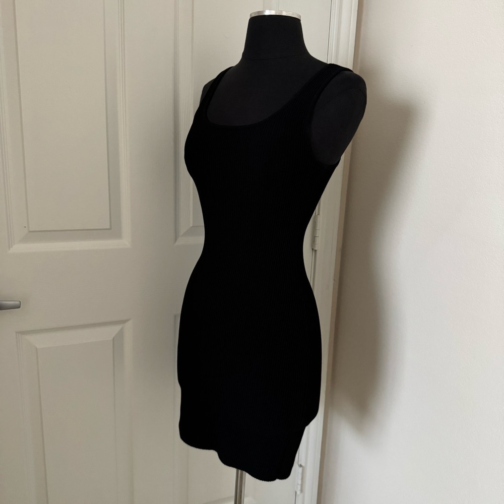 Aritzia Babaton Sculpt Knit Ribbed Black Dress Size XS - Picture 5 of 10